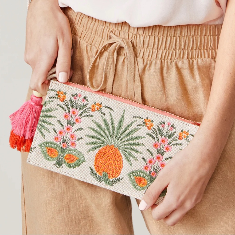 Spartina 449 East West Wristlet Alljoy Landing Pineapple